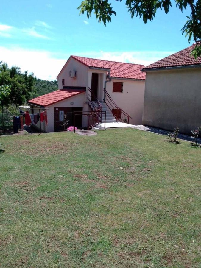 Apartmani Gracijela Karlobag Exterior photo