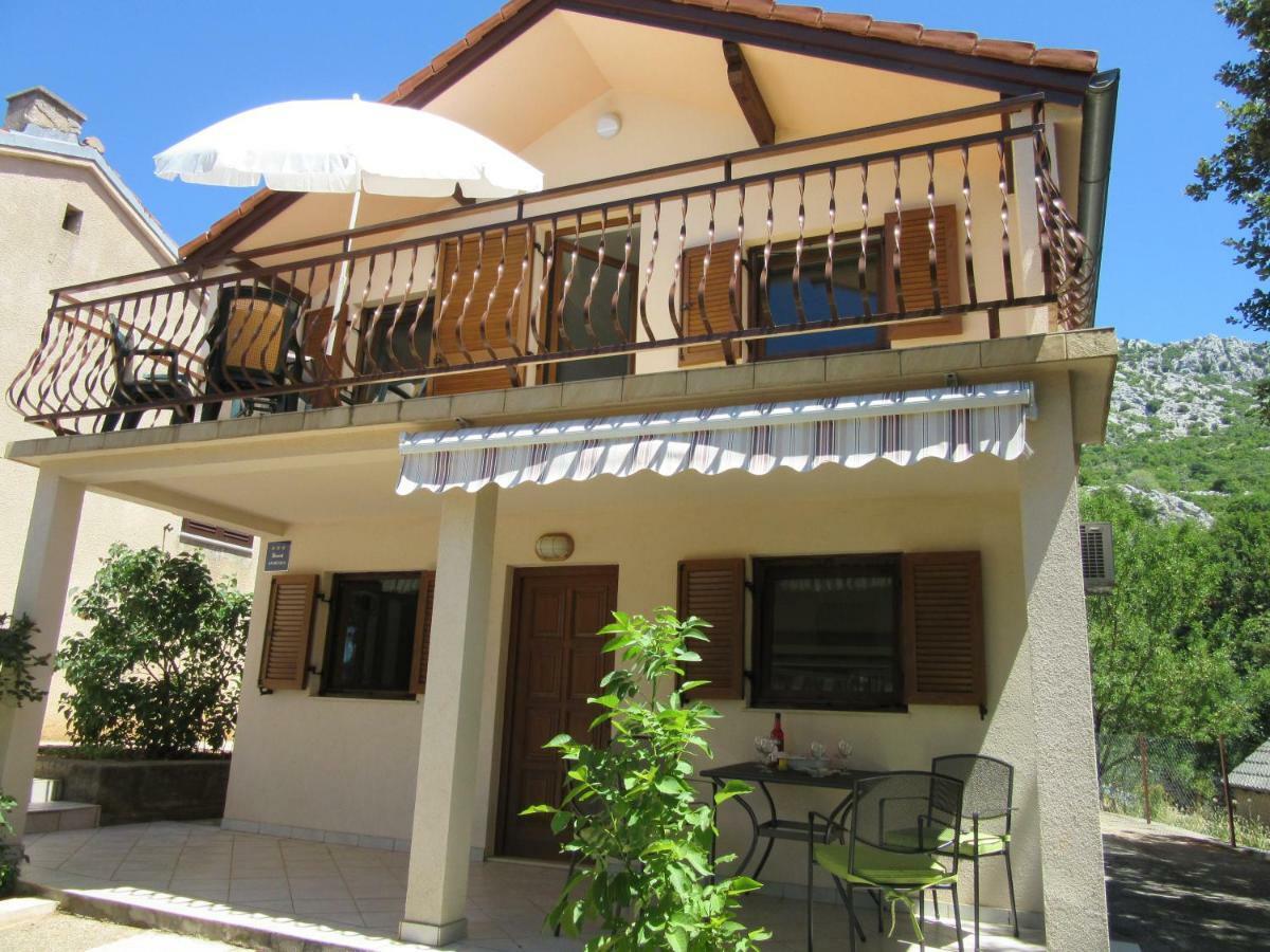 Apartmani Gracijela Karlobag Exterior photo